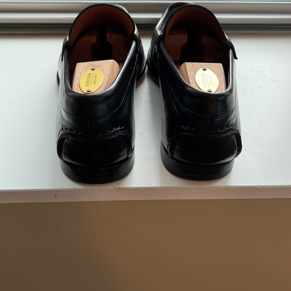 Black Santoni men’s dress shoes. Lightly worn. Size 8.5. - Picture 4 of 9